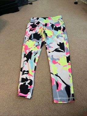 DKNY Neon Camo Capri Leggings in Pink, Yellow, Black & White